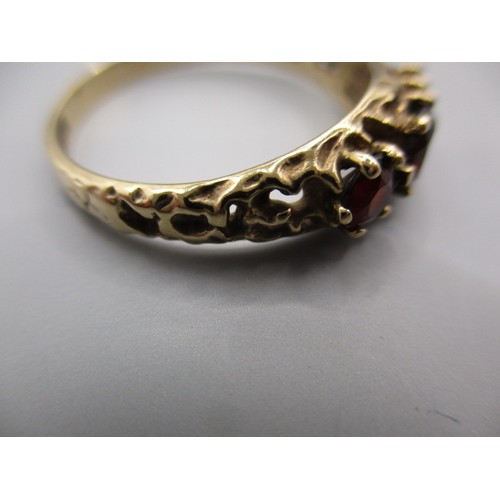 2 - A vintage 9ct yellow gold 3 stone garnet ring, approx. ring size ‘S’ approx. weight 2.8g in good pre... 
