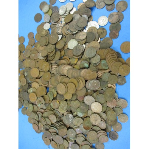 Approximately 6.5kg of vintage coins, most pre-decimal, all in circulated condition