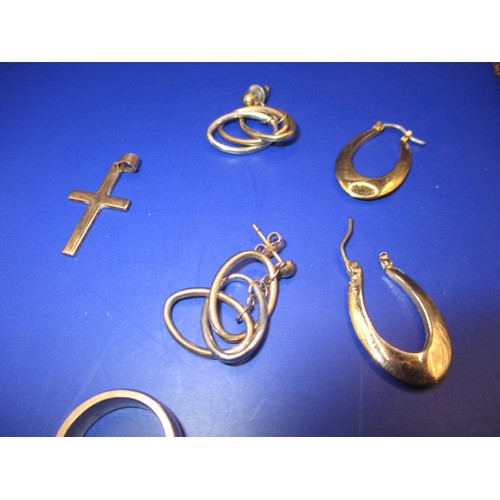 62 - A parcel of mixed carat gold and yellow metal items, approx. gross weight without watch 58.4g, watch... 