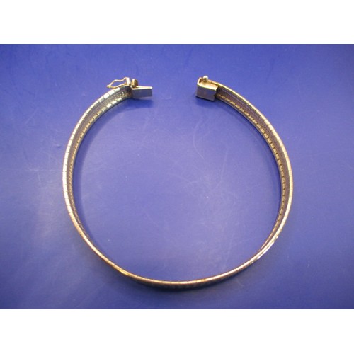 68 - A 9ct yellow gold bracelet, approx. weight 13.3g, approx. linear length 18cm in good pre-owned condi... 