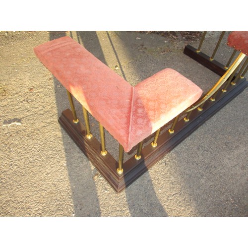 327 - A 20th century, 2 seat brass and upholstered club fender, approx. size width 124cm, height 48cm, dep... 