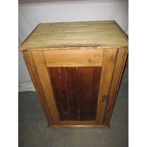 312 - A rustic pine kitchen cupboard, approx. size: Height 92cm Width 65cm Depth 47cm, having had replacem... 