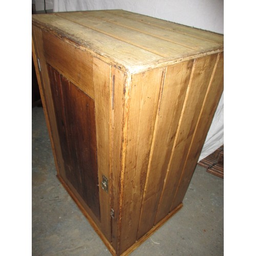 312 - A rustic pine kitchen cupboard, approx. size: Height 92cm Width 65cm Depth 47cm, having had replacem... 