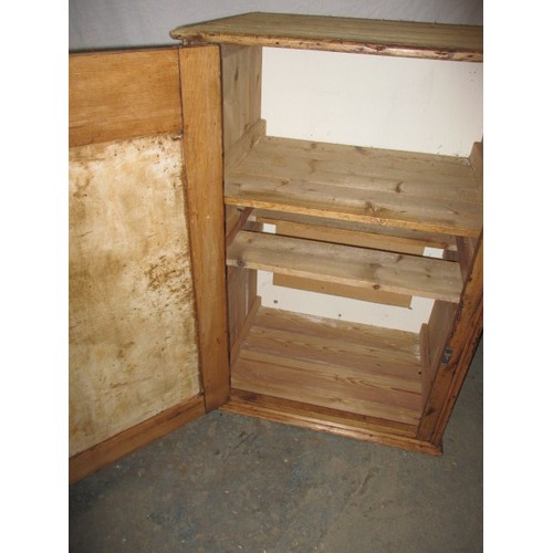 312 - A rustic pine kitchen cupboard, approx. size: Height 92cm Width 65cm Depth 47cm, having had replacem... 