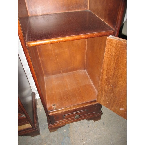 309 - Two bedside cabinets, each with cupboard and drawer, approx. sixe: Height 77cm Width 37cm Depth 30cm... 