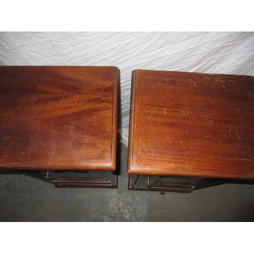 309 - Two bedside cabinets, each with cupboard and drawer, approx. sixe: Height 77cm Width 37cm Depth 30cm... 