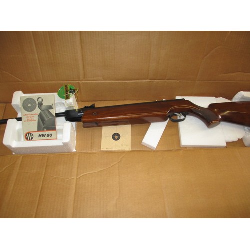 218 - A Weihrauch HW80 .22 break barrel air rifle, in near new condition with box and paperwork