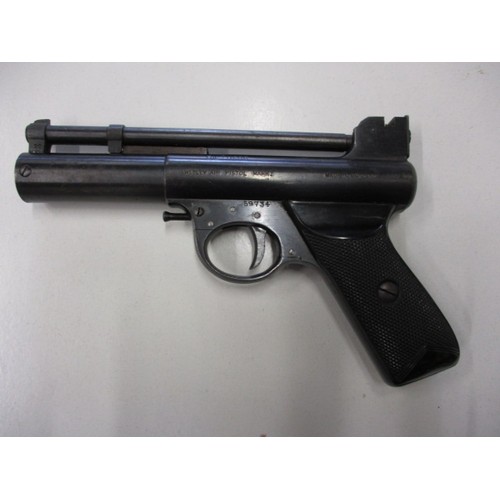 223 - A vintage Webley & Scott “MARK 1” .177 top loading air pistol, in working order with use related mar... 