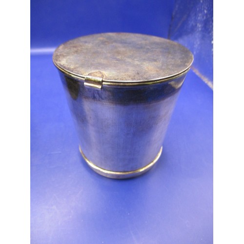 177 - An antique travelling spirit burner food cup, with original travel case, in good used condition with... 