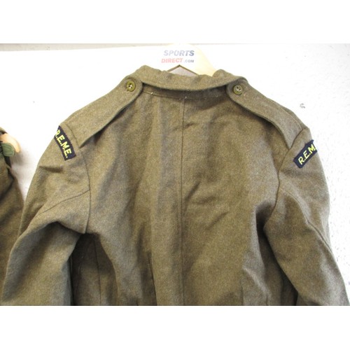 207 - A British Army 1949 pattern battledress blouse and trousers, in good useable pre-owned condition, si... 