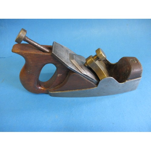 231 - An antique Norris cabinet makers smoothing plane, approx. length 24cm, in good used condition with g... 