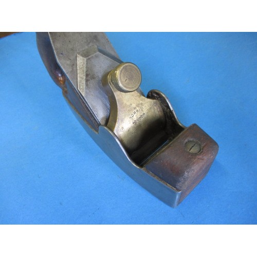 231 - An antique Norris cabinet makers smoothing plane, approx. length 24cm, in good used condition with g... 