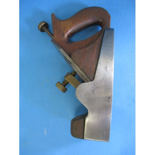 231 - An antique Norris cabinet makers smoothing plane, approx. length 24cm, in good used condition with g... 