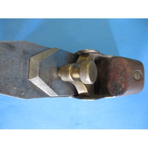 231 - An antique Norris cabinet makers smoothing plane, approx. length 24cm, in good used condition with g... 