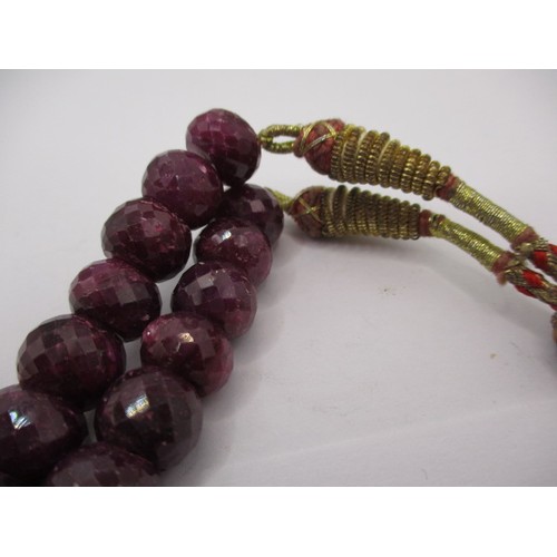 155 - A vintage ruby necklace, graduated sized beads. Appox. Linear length 48cm, approx. gross weight 168g... 