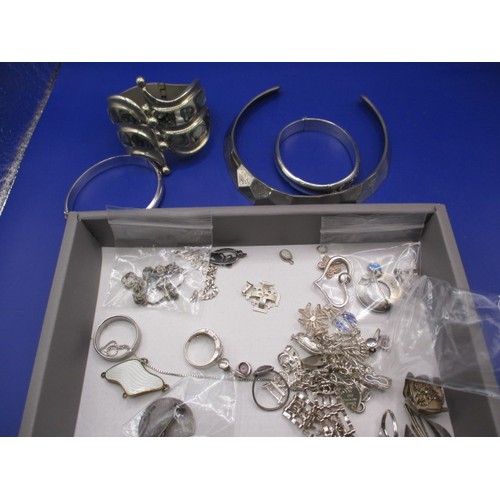 149 - A quantity of mainly silver and white metal costume jewellery. All in used condition