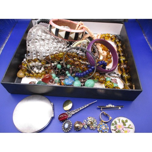 151 - A quantity of costume jewellery necklaces and other jewellery items. In used condition, with age rel... 