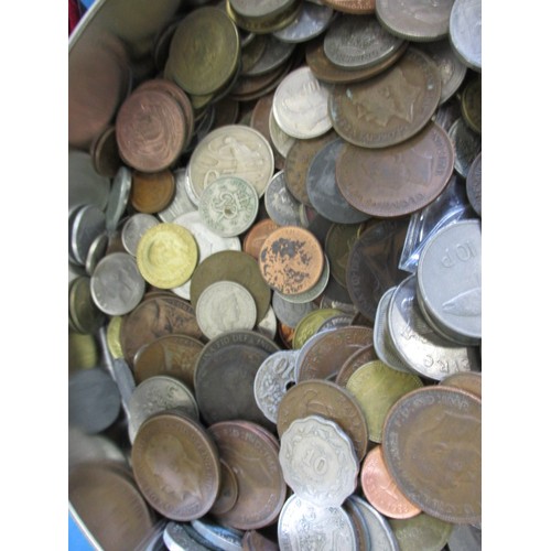 141 - A large quantity of vintage world coins, approx. 7kg in total, all in circulated condition