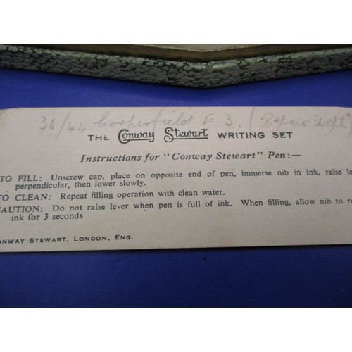 169 - A vintage Conway Stewart writing set, in original box and with instruction card, in good vintage use... 