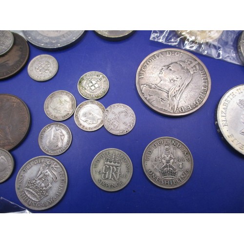 142 - A parcel of vintage world coins, to include silver and part silver examples, most circulated but som... 