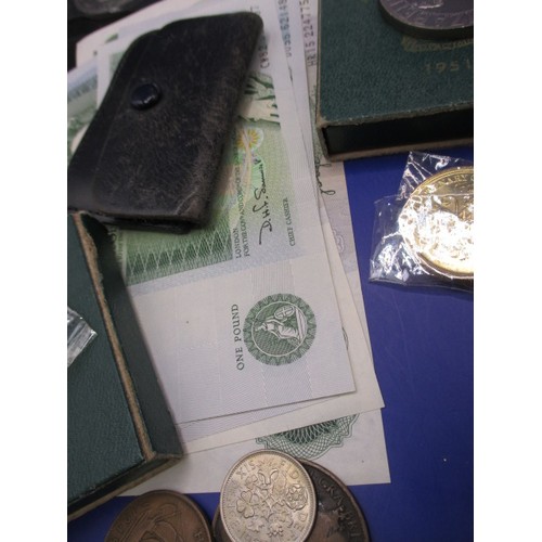 142 - A parcel of vintage world coins, to include silver and part silver examples, most circulated but som... 