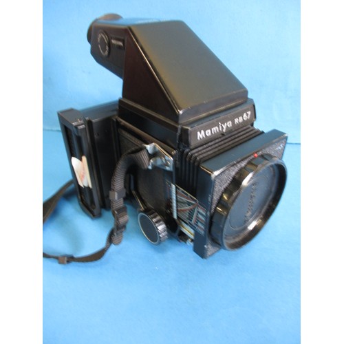 226 - 1970s/80s Mamiya RB67 Medium format film camera system Includes: Mamiya RB67 Pro S body 50mm lens + ... 