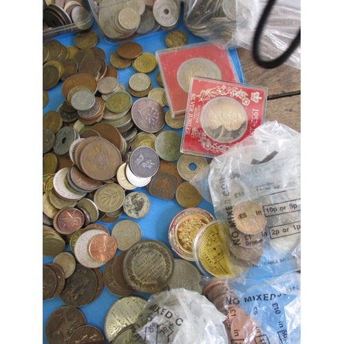 143 - A large quantity of vintage world coins, approx. 14kg in total, to include Royal Mint boxed sets