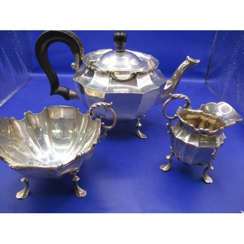 133 - A 1930s sterling silver 3 piece tea set, in good pre-owned condition, approx. gross weight 560g