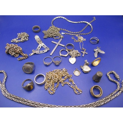 113 - A parcel of vintage jewellery items, to include some silver items, all in used condition with use-re... 