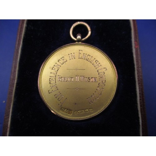 131 - An early 20th century 9ct gold award medallion, approx. weight 14.9g, in good condition with origina... 