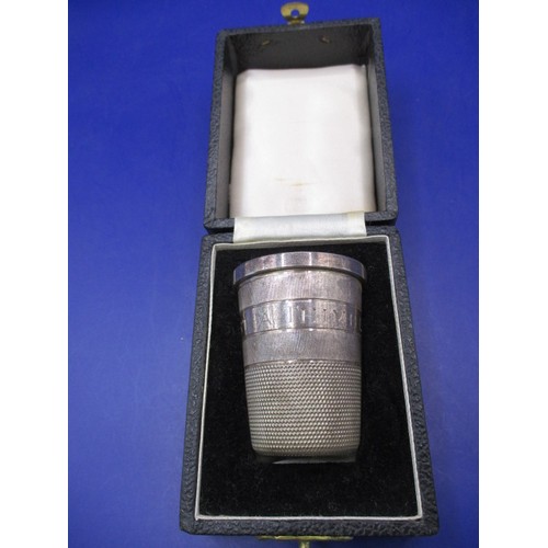 142 - A sterling silver shot cup in the form of a thimble, approx. length 5.2cm approx. diameter 4cm in or... 