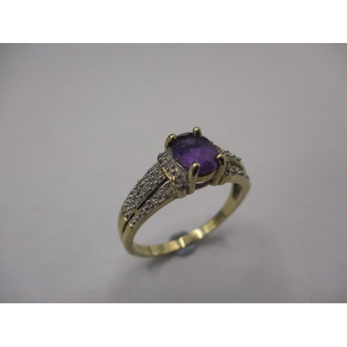 33 - A 9ct gold dress ring, approx. ring size ‘V’ approx. weight 3.5g in good pre-owned condition