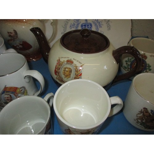 366 - A parcel of vintage royal commemorative ceramics to include Edward VIII items, all in good vintage c... 