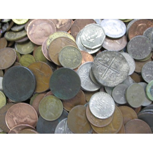 168 - A large quantity of world coins, approx. weight 15kg, all in circulated condition