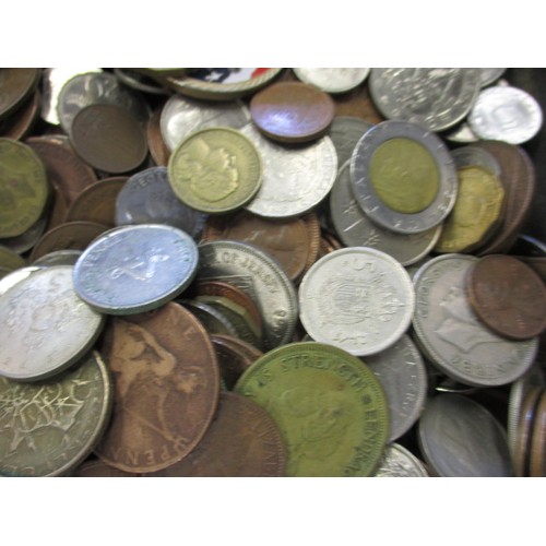 168 - A large quantity of world coins, approx. weight 15kg, all in circulated condition