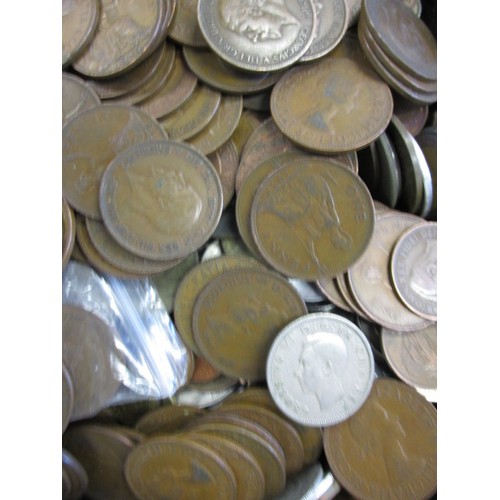 169 - A large quantity of world coins and some bank notes, approx. weight 15.5 kg, all in circulated condi... 