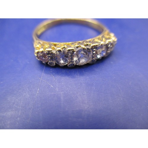 15 - A vintage 18ct yellow gold 5 stone diamond ring, approx. diameter of largest stone 3.95mm, approx. r... 