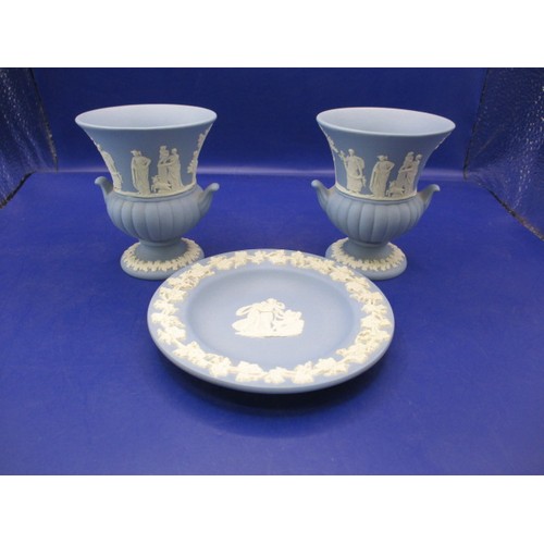 65 - Three small pieces of vintage Wedgwood blue jasperware, approx. height of urns 8.5cm, all in good pr... 