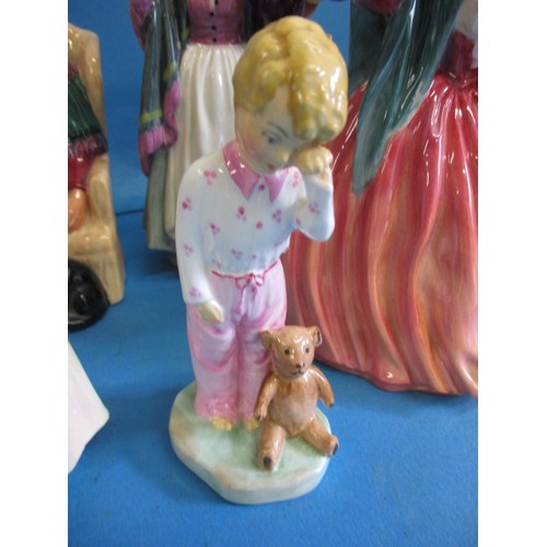 70 - A collection of vintage Royal Doulton and other figures, all in good pre-owned condition with no obs... 