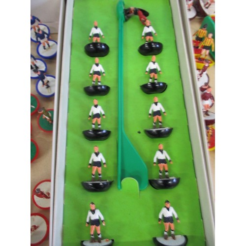 78 - A quantity of 1970s Subbuteo football figures, all in used condition, some with repairs