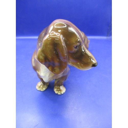 84 - A Royal Belvedere porcelain dachshund, approx. length 22cm in good used condition with use-related m... 