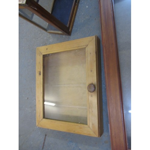 117 - 5 Glazed display cases, some counter top, various sizes but largest approx. 91x44cm and 10cm deep, i... 