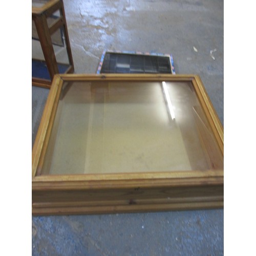 117 - 5 Glazed display cases, some counter top, various sizes but largest approx. 91x44cm and 10cm deep, i... 