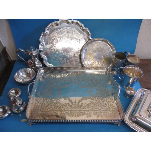 118 - A parcel of silver plated items to include a large good quality rectangular tray, all in used condit... 