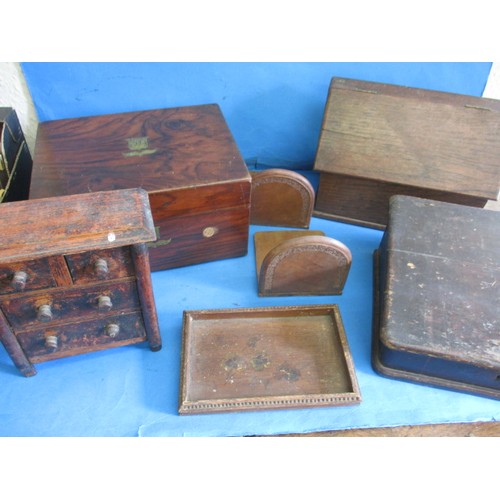 134 - A parcel of antique and later boxes and treen items, all with age-related marks