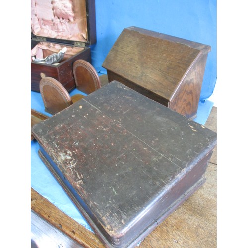 134 - A parcel of antique and later boxes and treen items, all with age-related marks