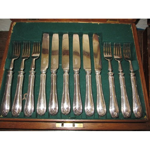 140 - A parcel of vintage boxed cutlery, to include Mappin & Webb, and other interesting items, all in use... 