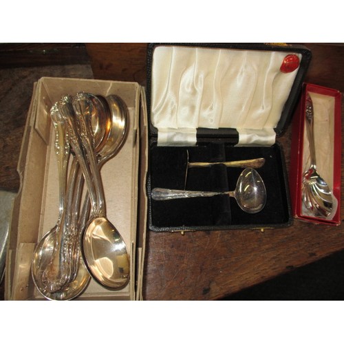 140 - A parcel of vintage boxed cutlery, to include Mappin & Webb, and other interesting items, all in use... 