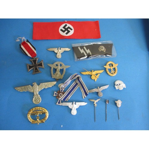 283 - A parcel of WWII and later German military badges, all in used condition