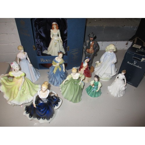 293 - A parcel of collectable Doulton figures, to include limited edition and boxed examples, all with no ... 